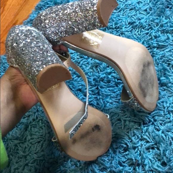 Silver heels - Picture 4 of 4